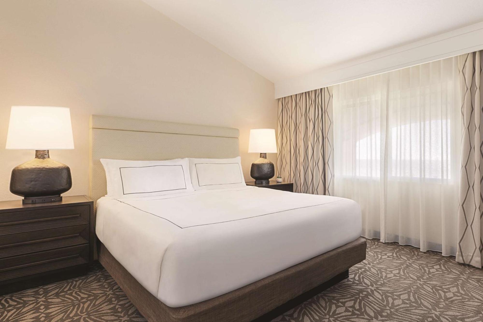 Zachari Dunes On Mandalay Beach, Curio Collection By Hilton Oxnard Exterior foto