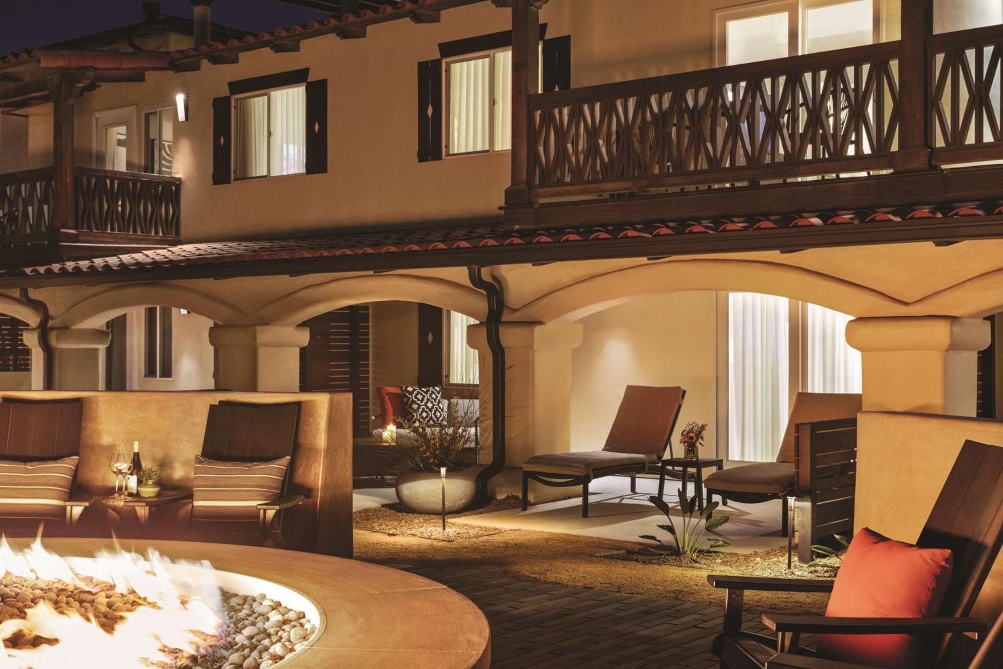 Zachari Dunes On Mandalay Beach, Curio Collection By Hilton Oxnard Exterior foto
